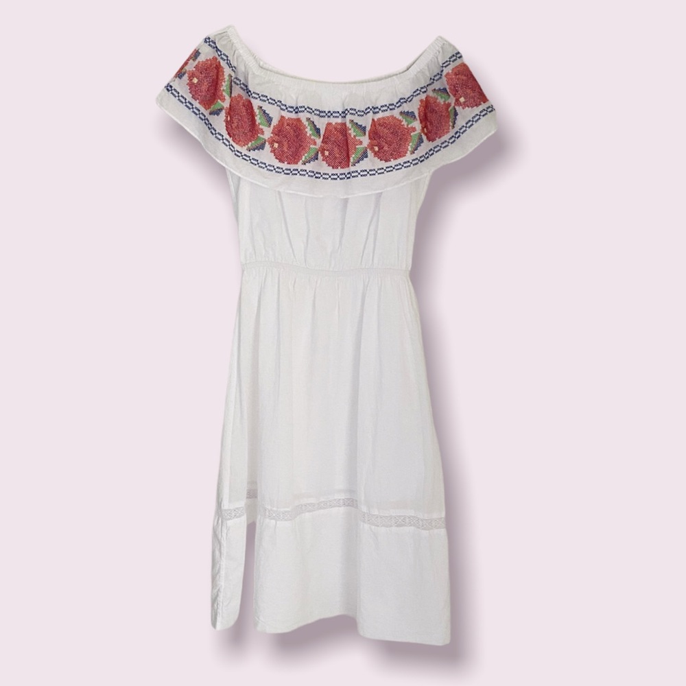 Ochirly off the shoulder white dress with flowers size M